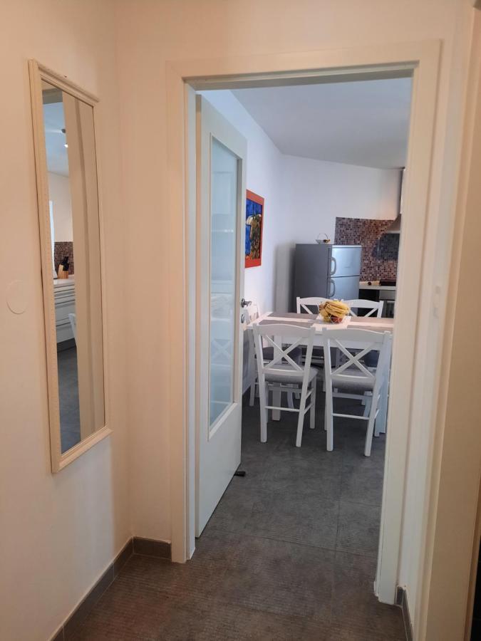 Apartment Mato Barbariga Exteriör bild